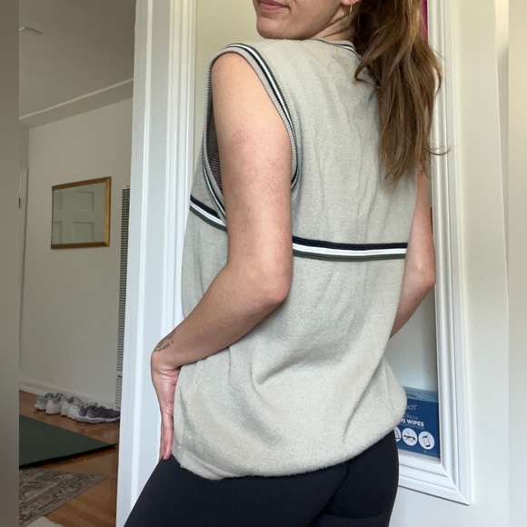 SOLD ON DEPOP- Oversized beige sweater vest with simple stripe - Picture 2 of 3